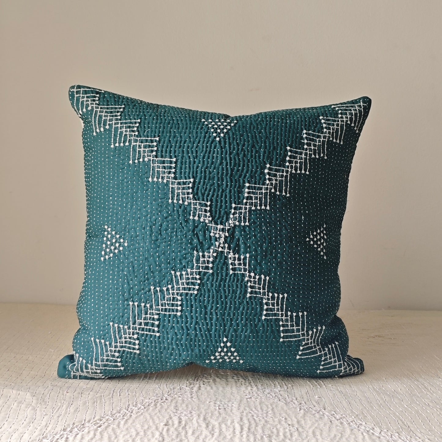 TKC006 - 03 SOLID CUSHION COVER (S) (Hanigi Mooli) 16"