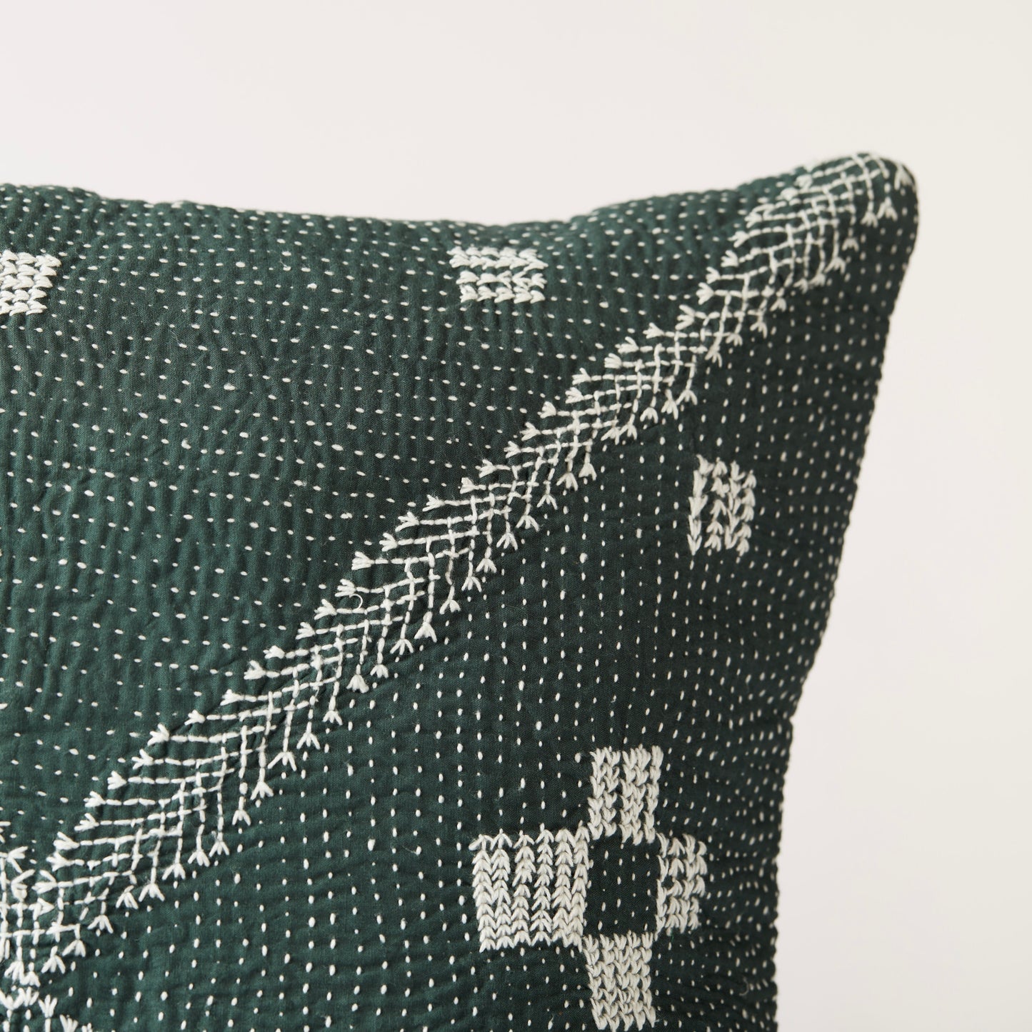 TKC009 - 01 SOLID CUSHION COVER (L) (Mooli) 18"