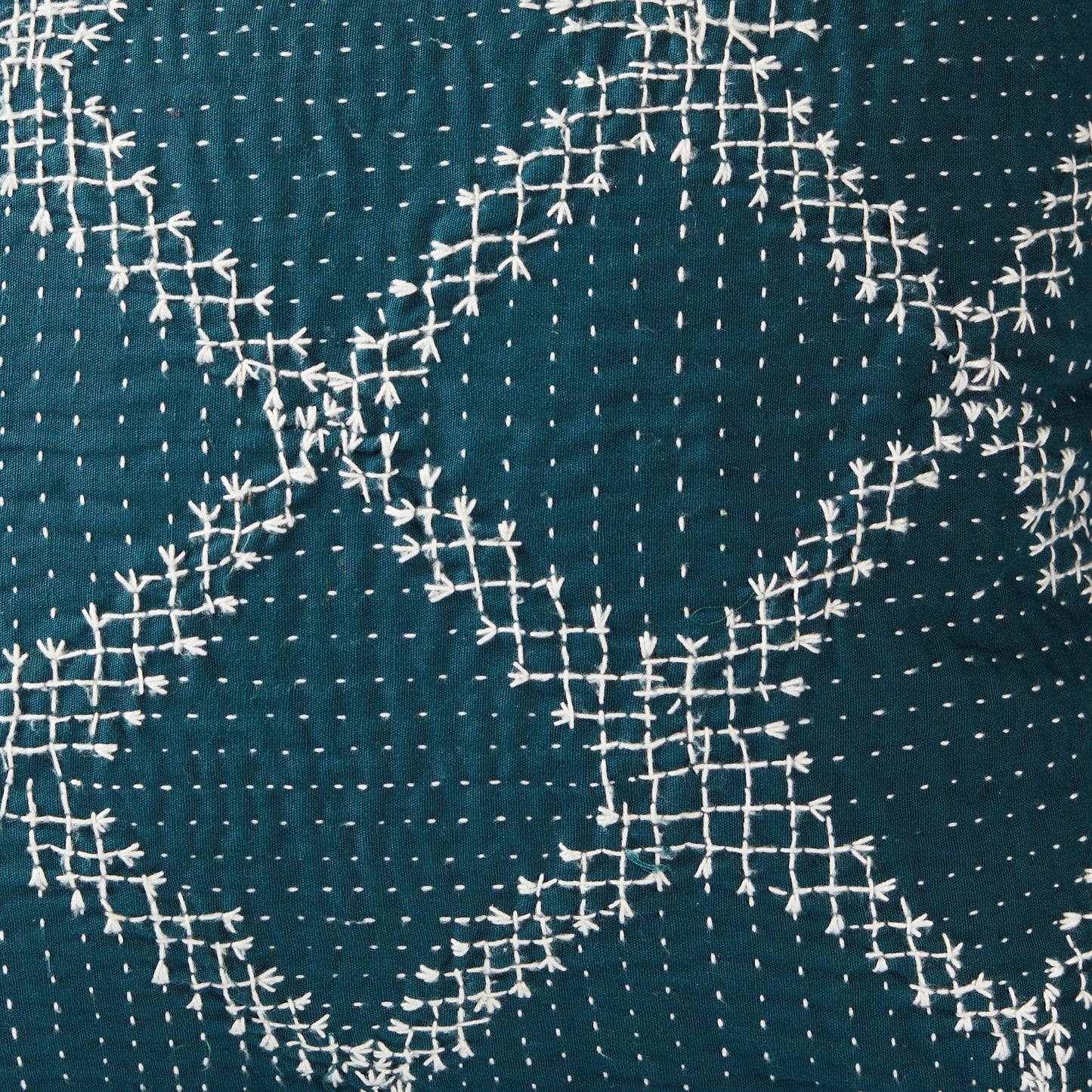 TKC005 - 01 SOLID CUSHION COVER (S) (9 mane) 16"