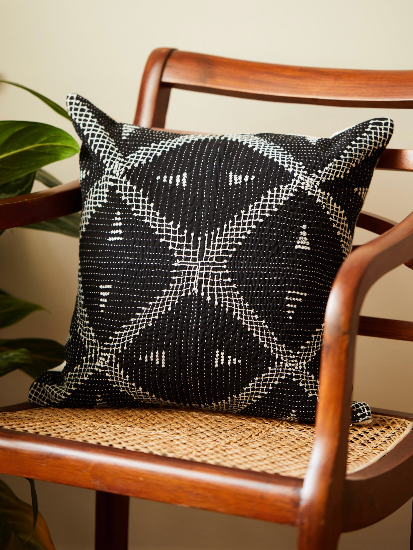 TKC001- 01 SOLID CUSHION COVER (S) (4 mane)