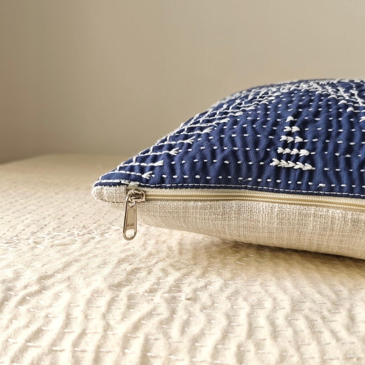 TKC001- 04 SOLID CUSHION COVER (S) (4 mane)